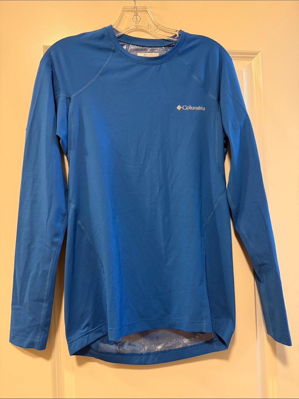 Columbia Long-Sleeve Tech Shirt in Bright Blue size S